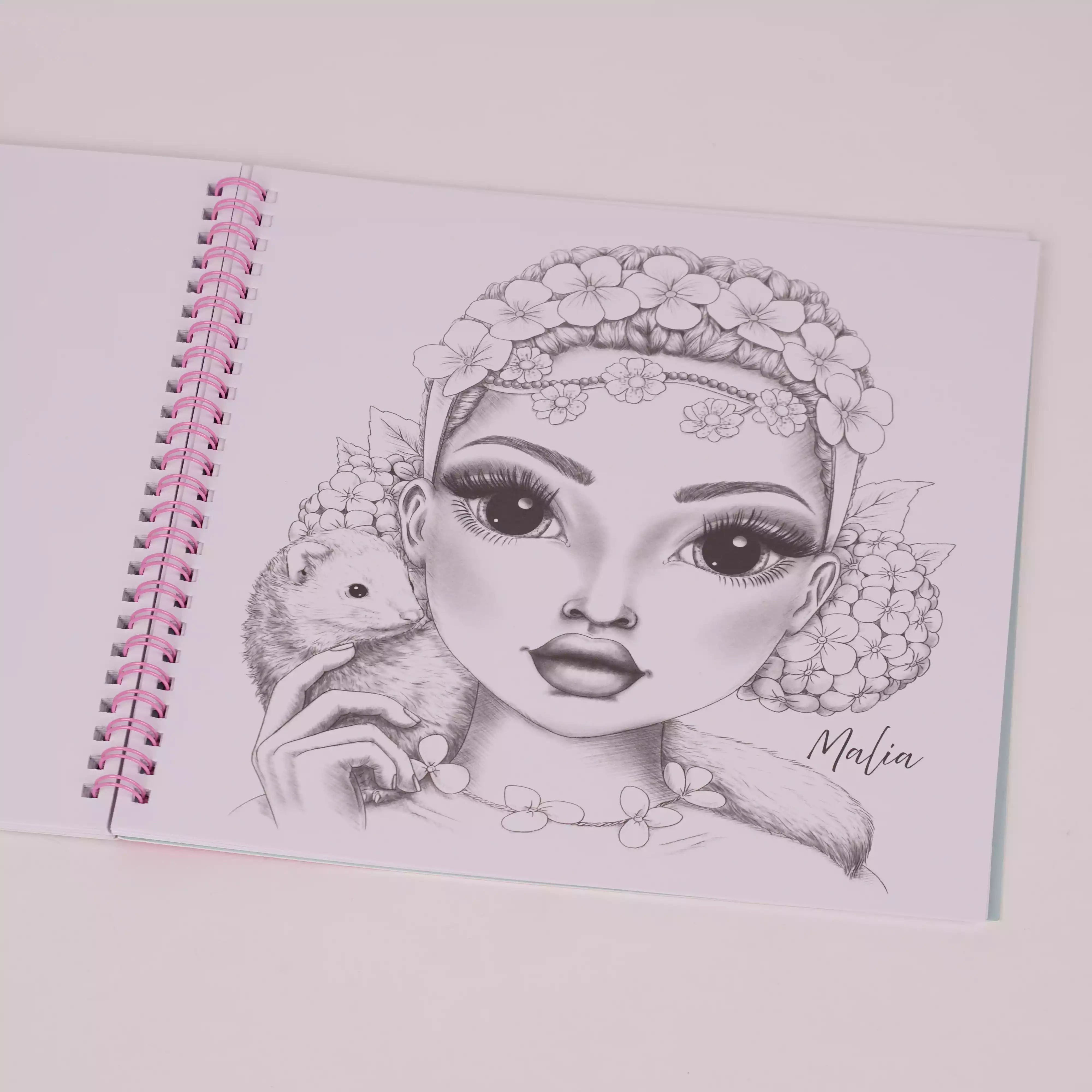 Colouring Book Top Model – Livre de Coloriage Créatif