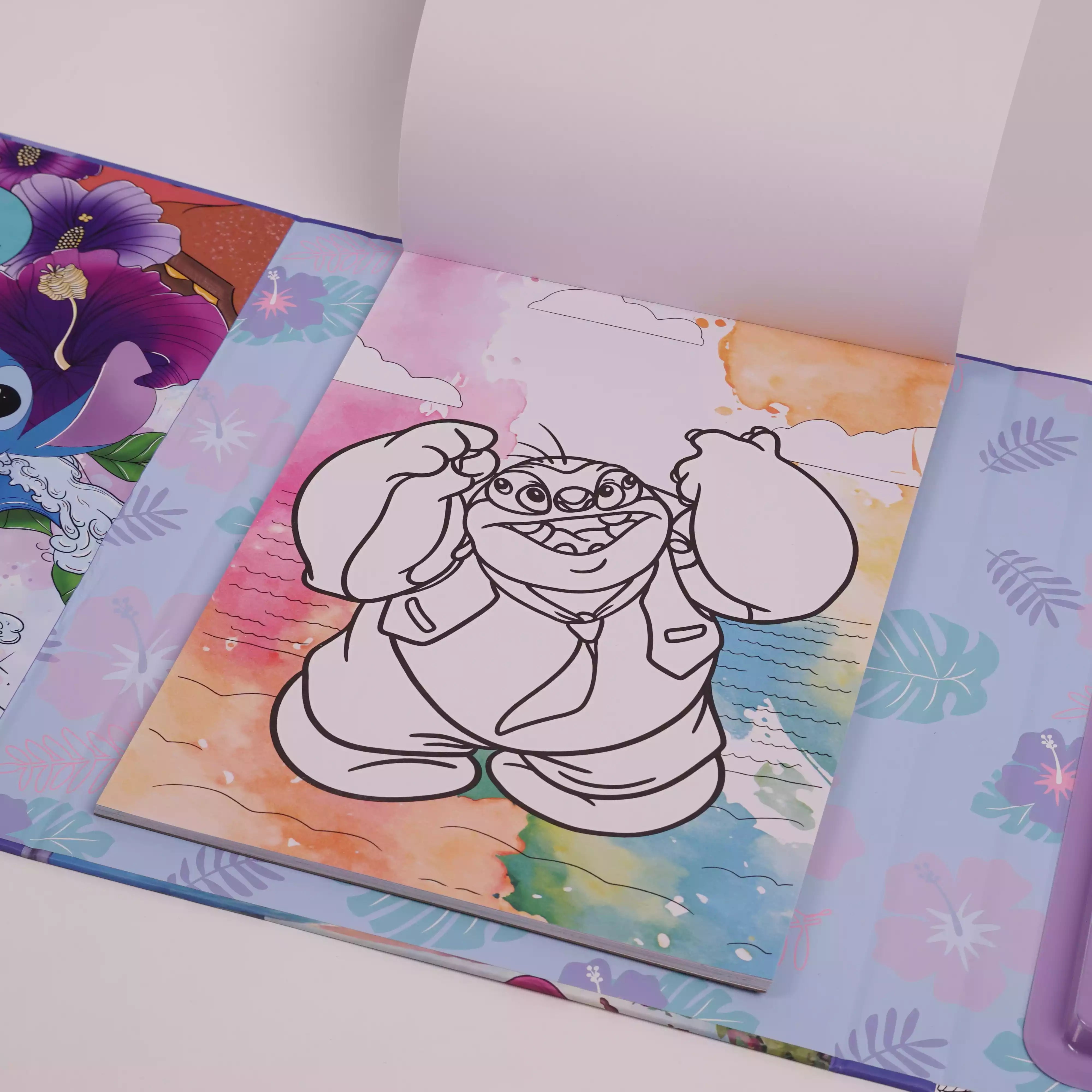Color Book Set Hugeunivers – Stitch & Flash McQueen avec Feutres   HU13135