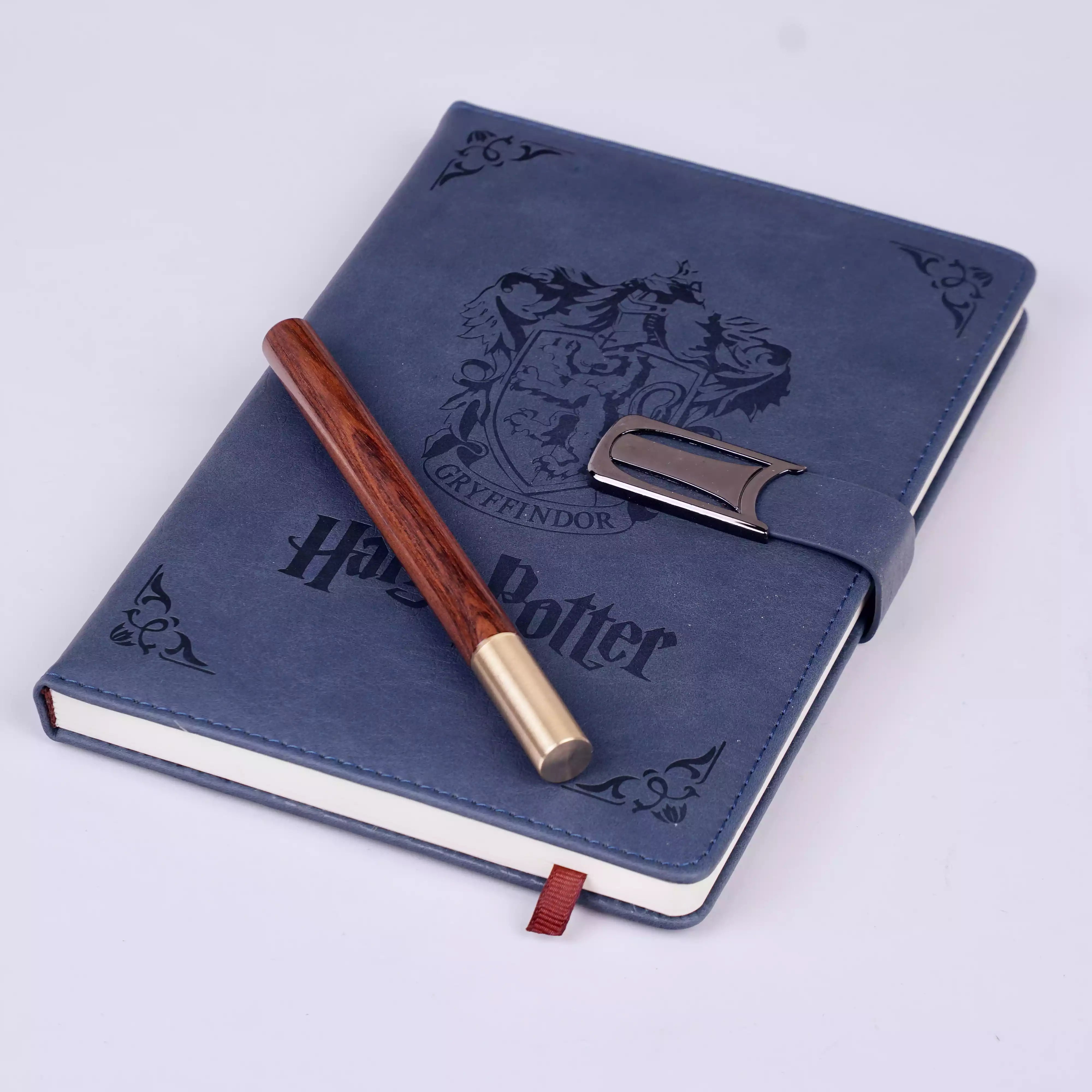 Notebook Harry Potter + Stylo – Coffret Magique   HU13101