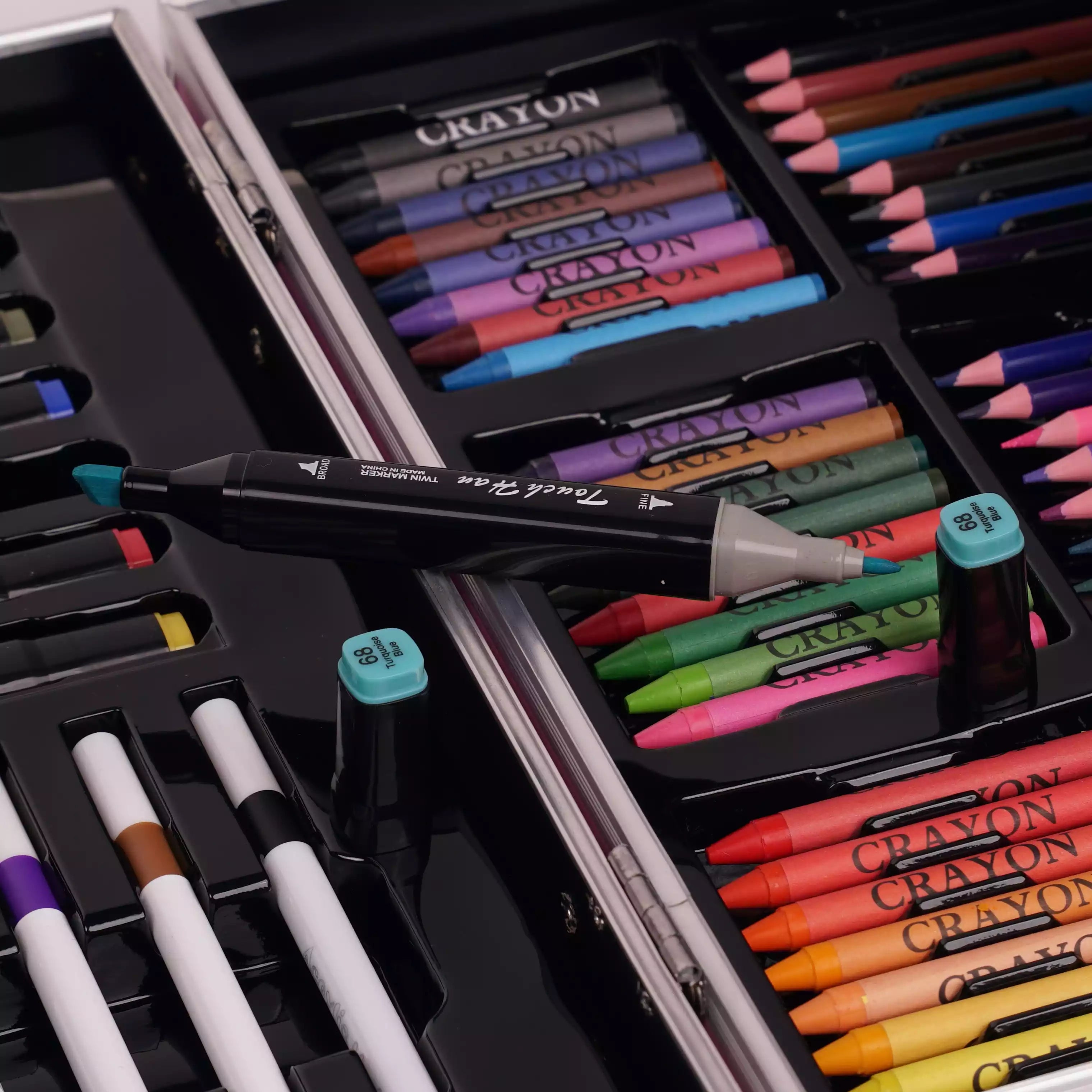 Kit Coloriage Fantaisie +100 Pièces – Hunter X Hunter, Stitch, Frozen, Dragon Ball & One Piece   HU01618